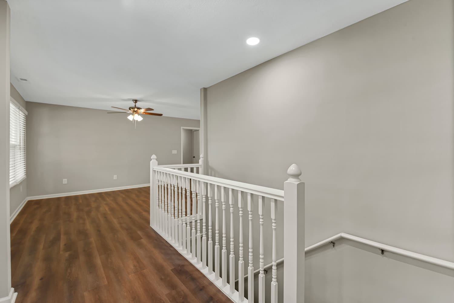 2221 Gemway Dr photo 3