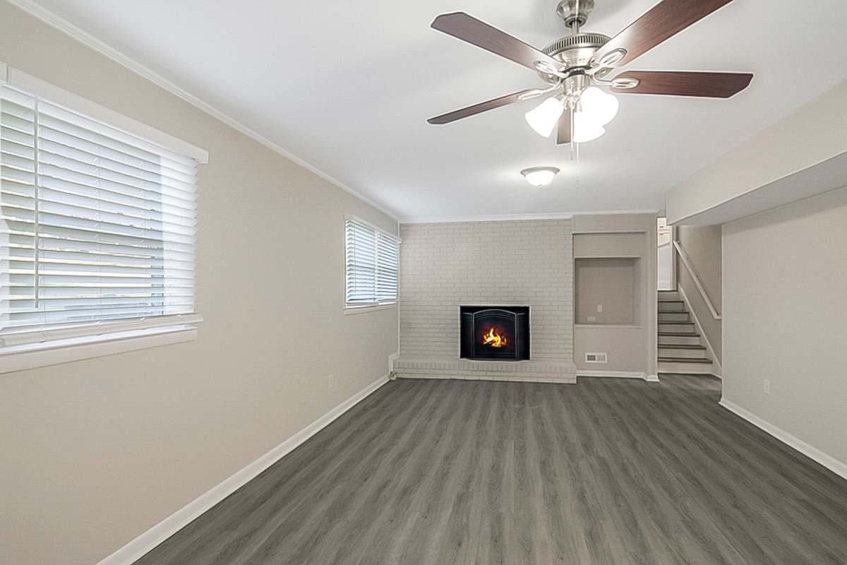 4719 Forestdale Rd photo 3
