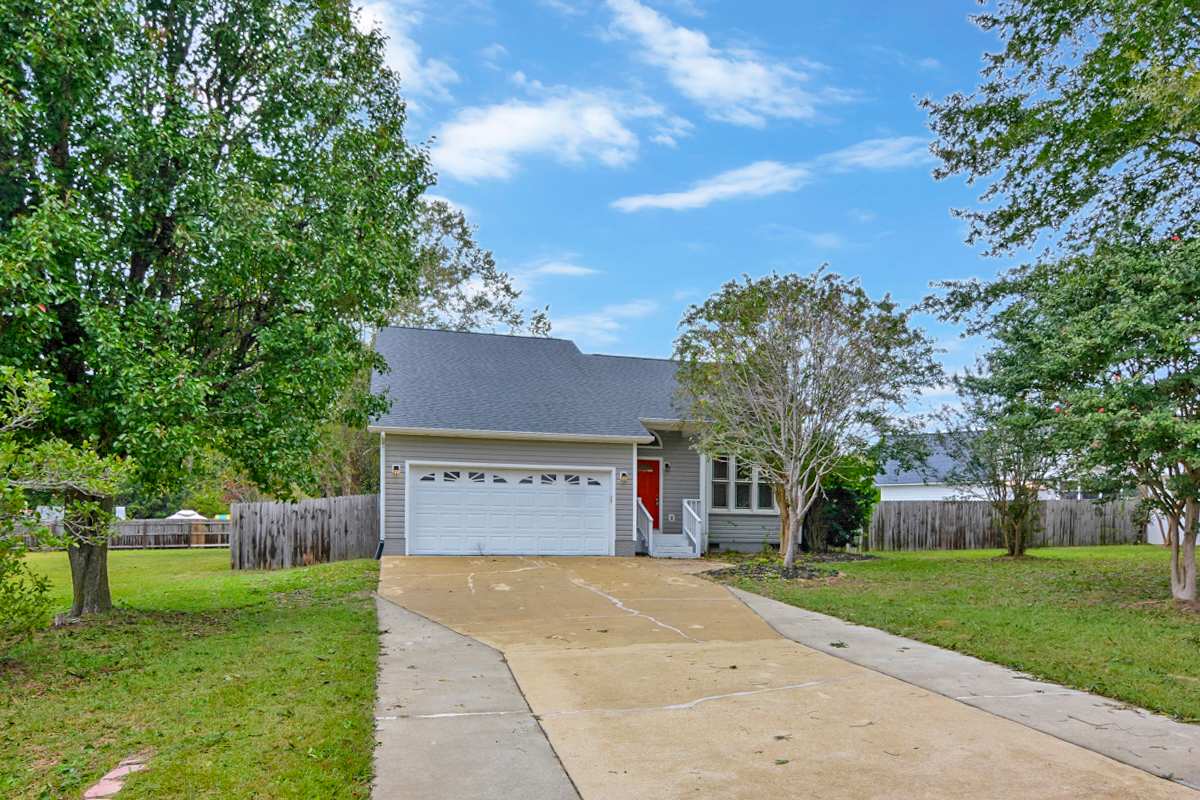 136 Kings Way photo 2