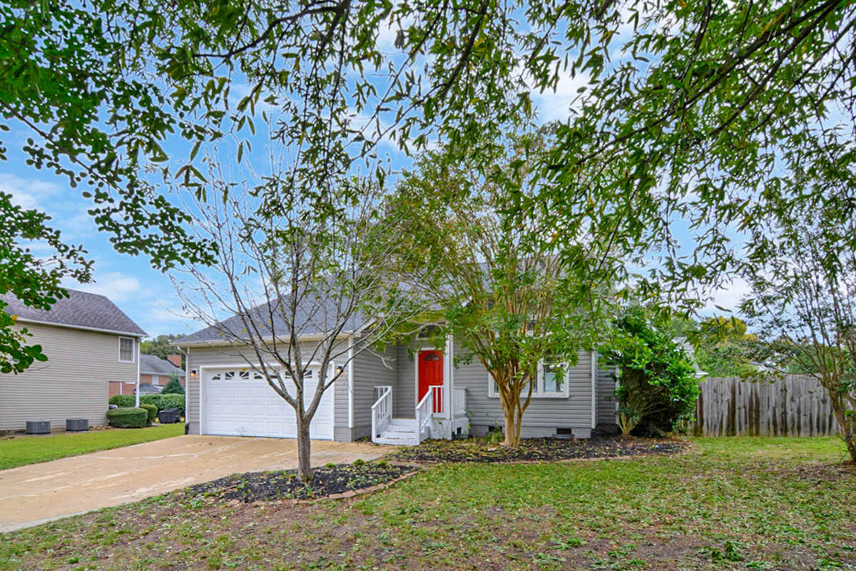 136 Kings Way photo 3