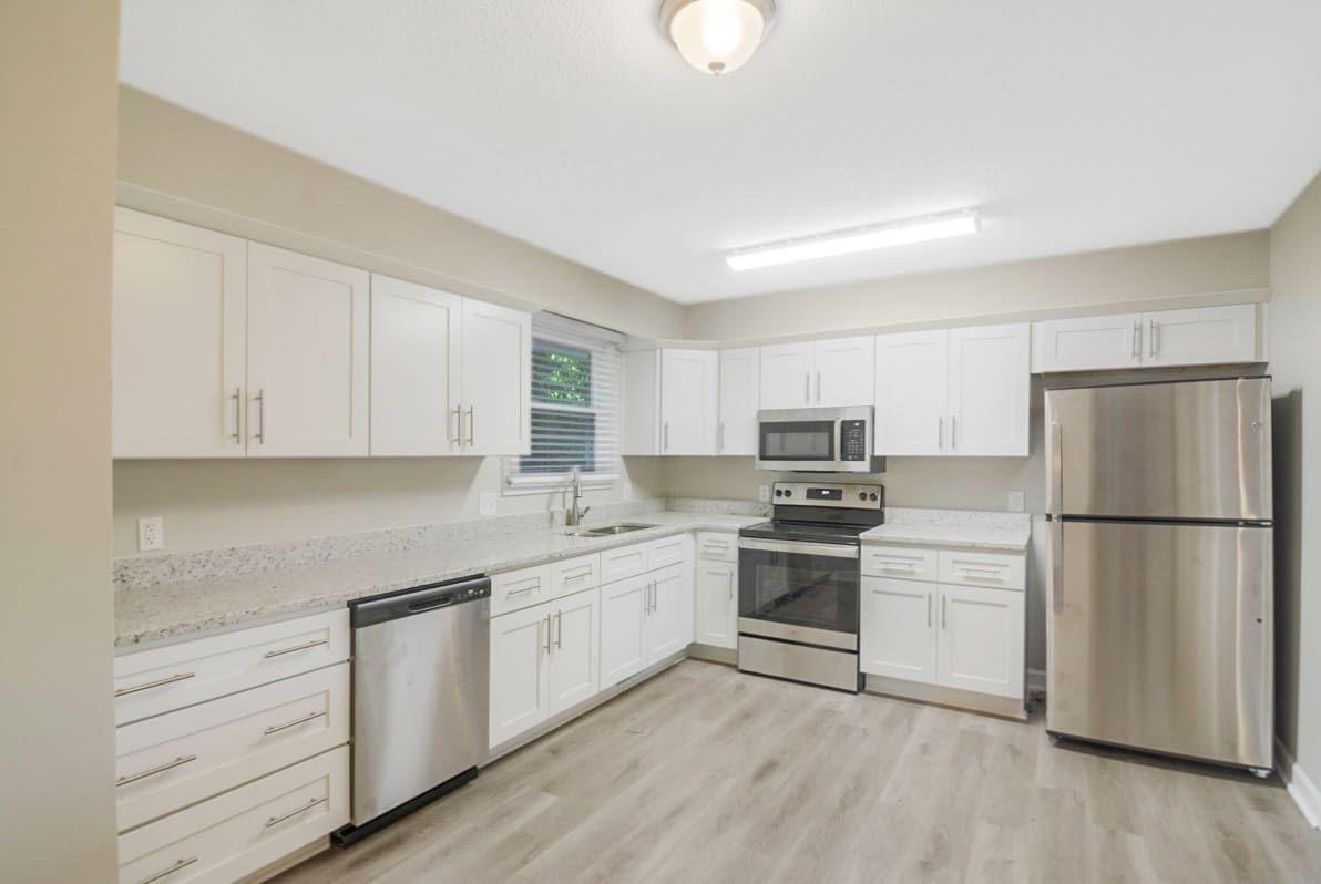 206 Park Ave photo 3