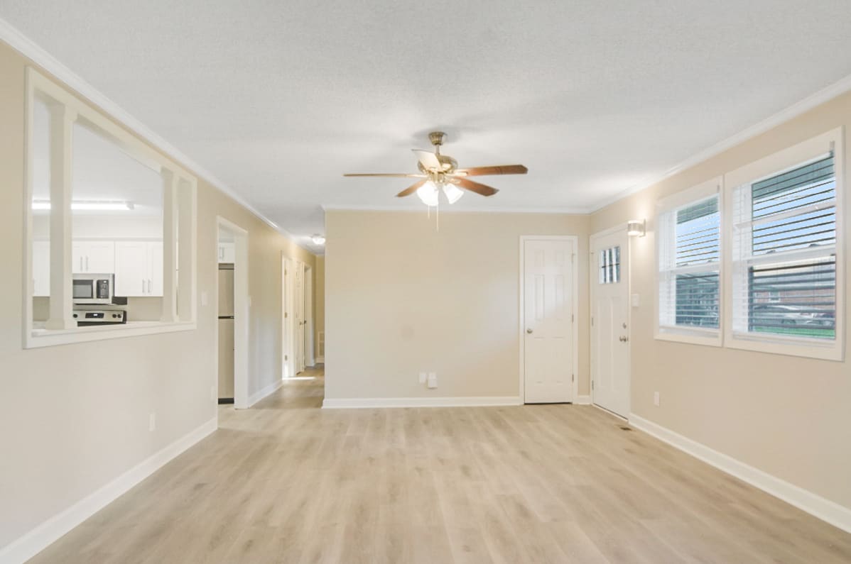 206 Park Ave photo 2