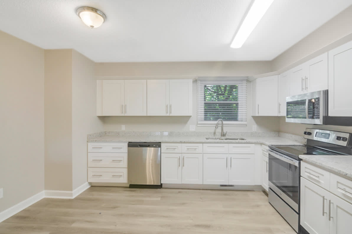 206 Park Ave photo 4