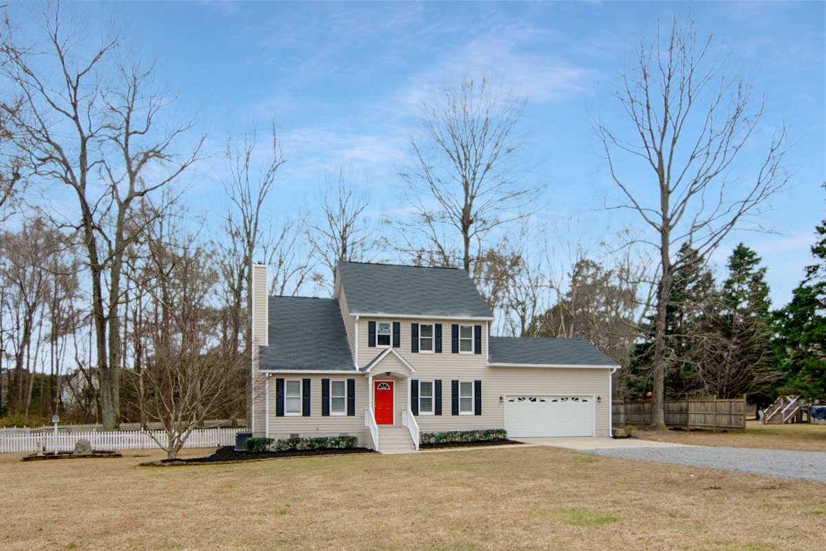 53 Hobson Ln photo 2