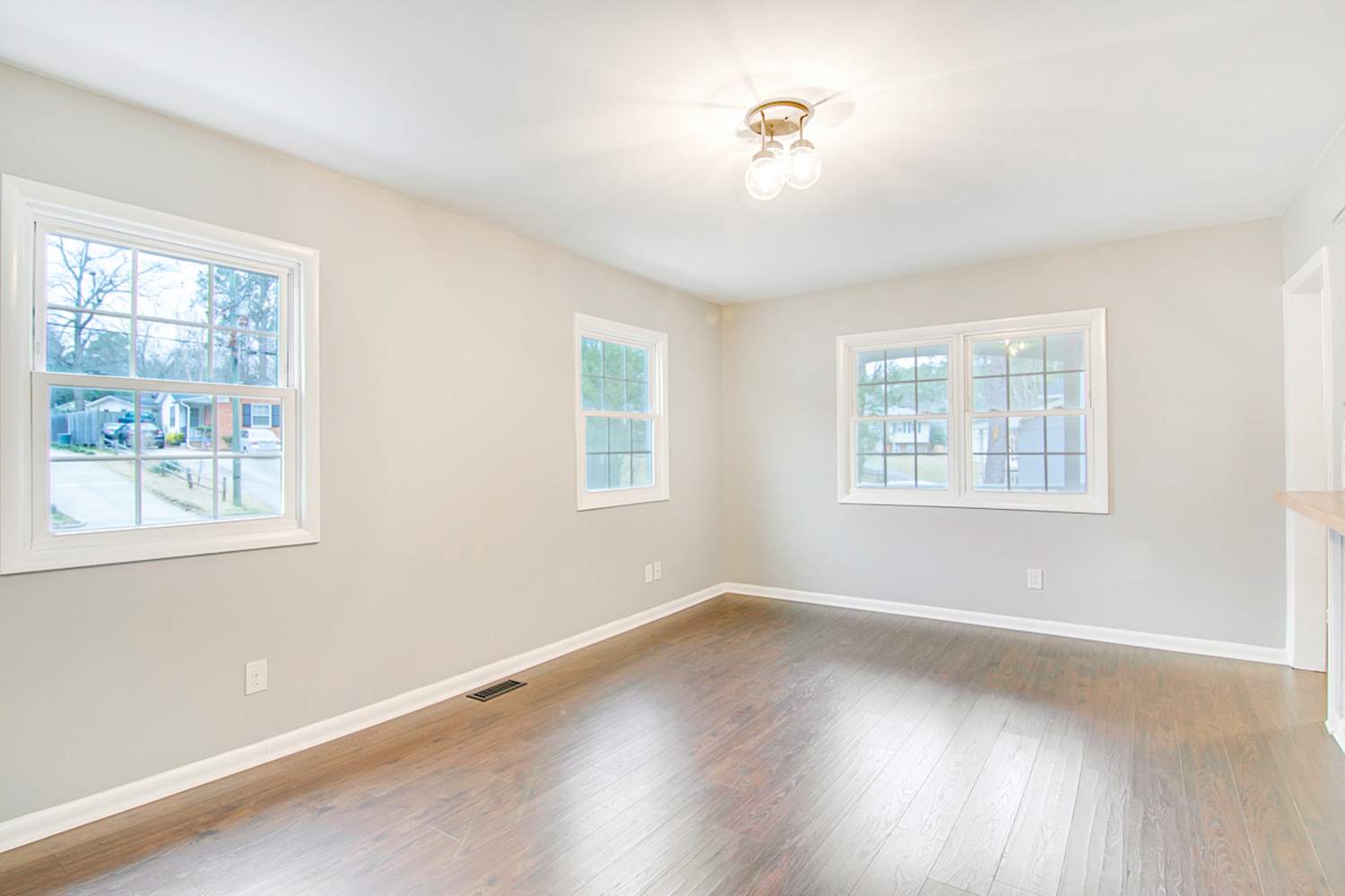 1100 Chatham Ln photo 5