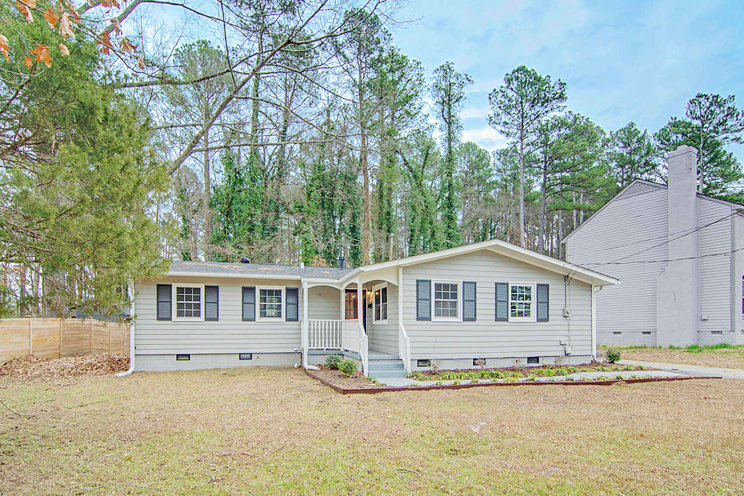 1100 Chatham Ln photo 2