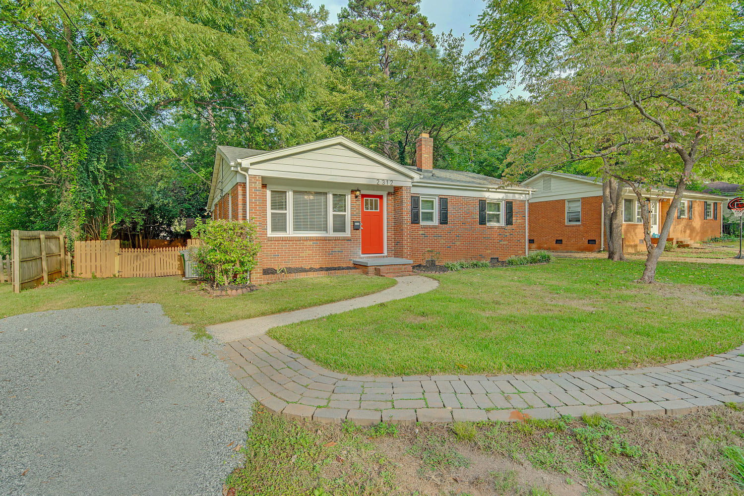 2312 Markham Ct photo 2