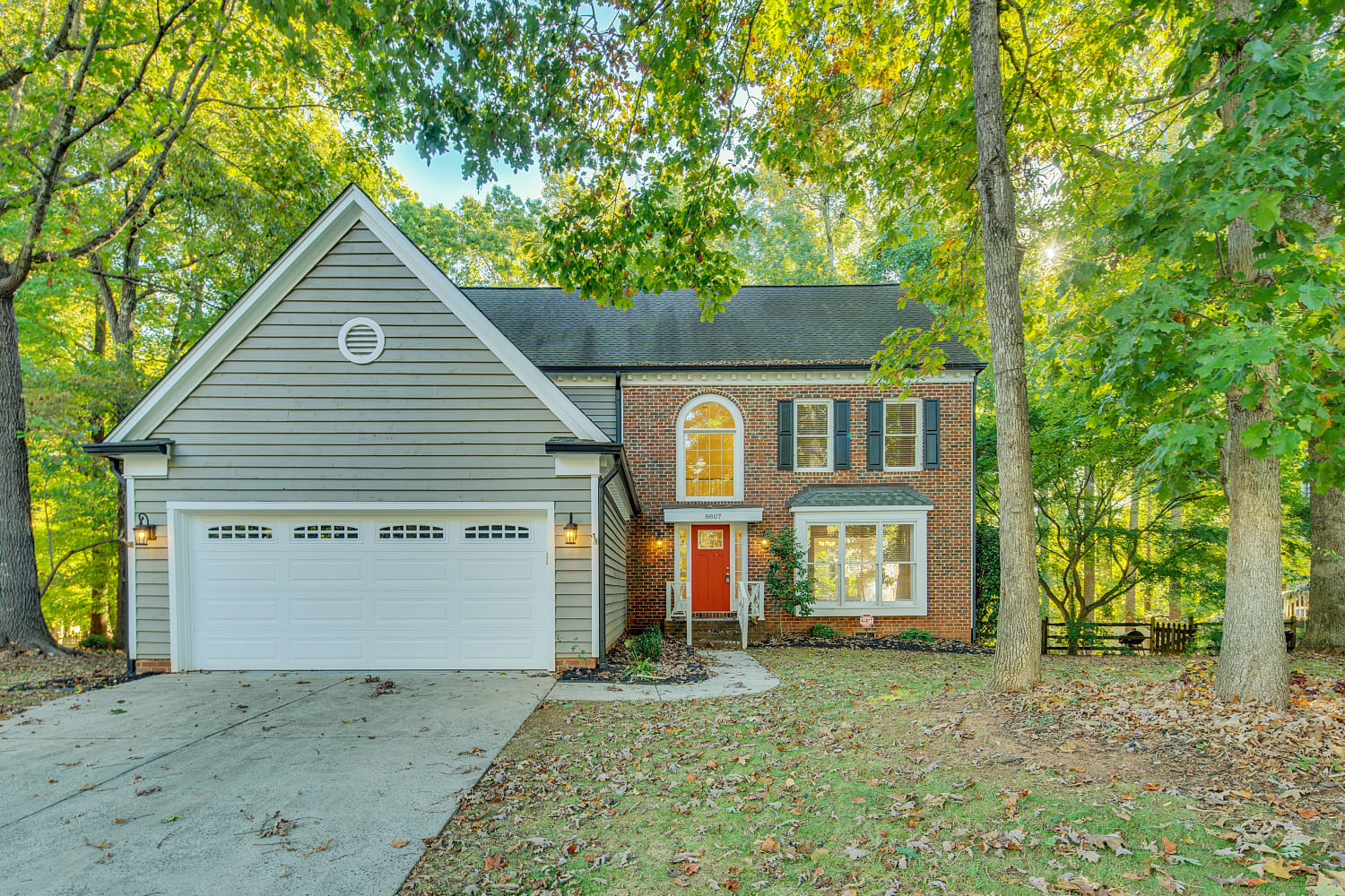 8807 Doe Path Ln photo 2