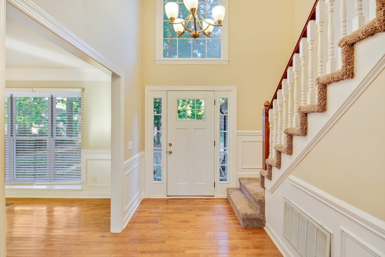 8807 Doe Path Ln photo 4
