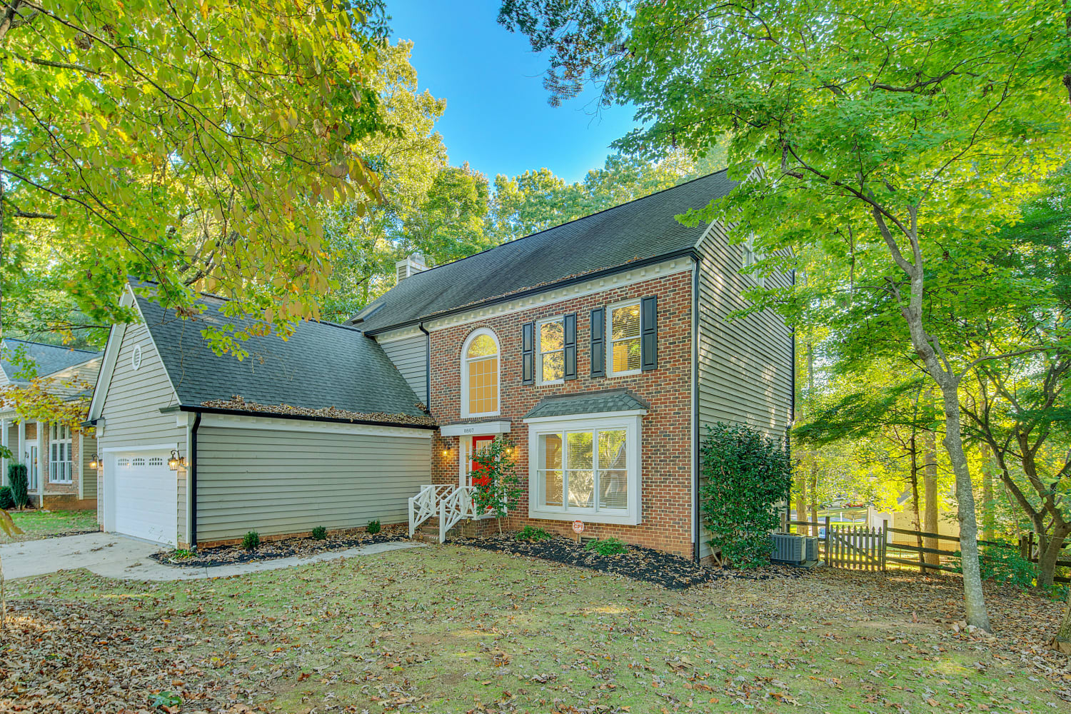 8807 Doe Path Ln photo 3