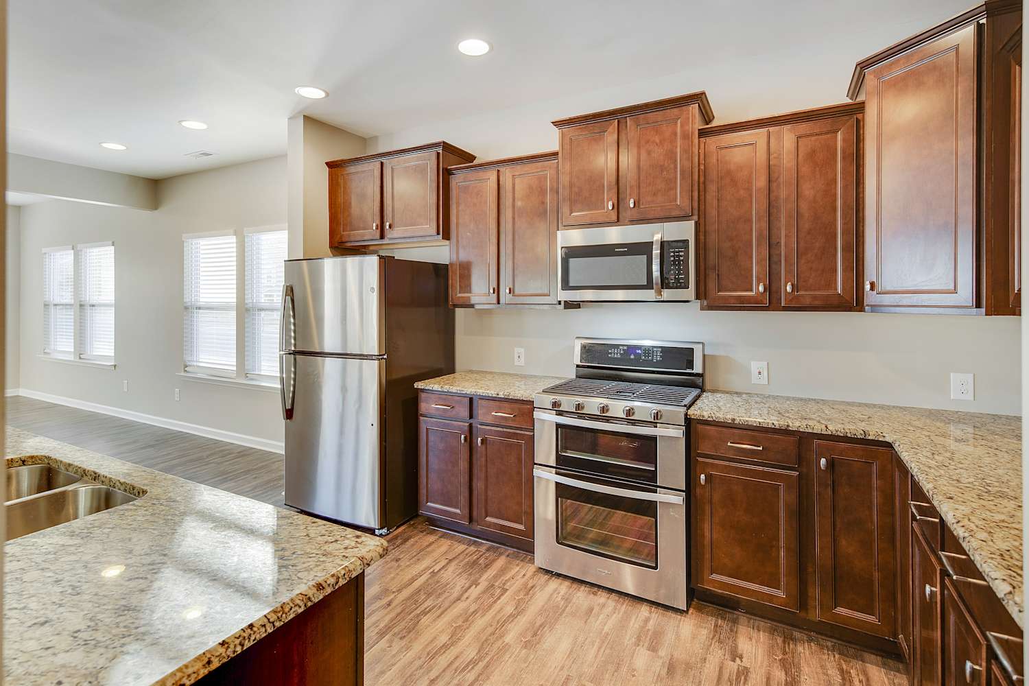 3604 Moorhen Dr photo 5