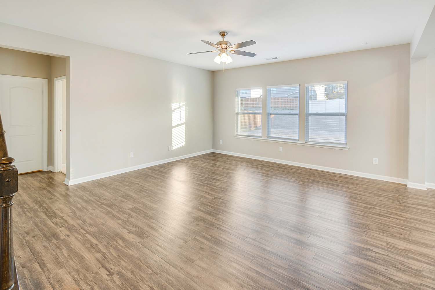 3604 Moorhen Dr photo 2
