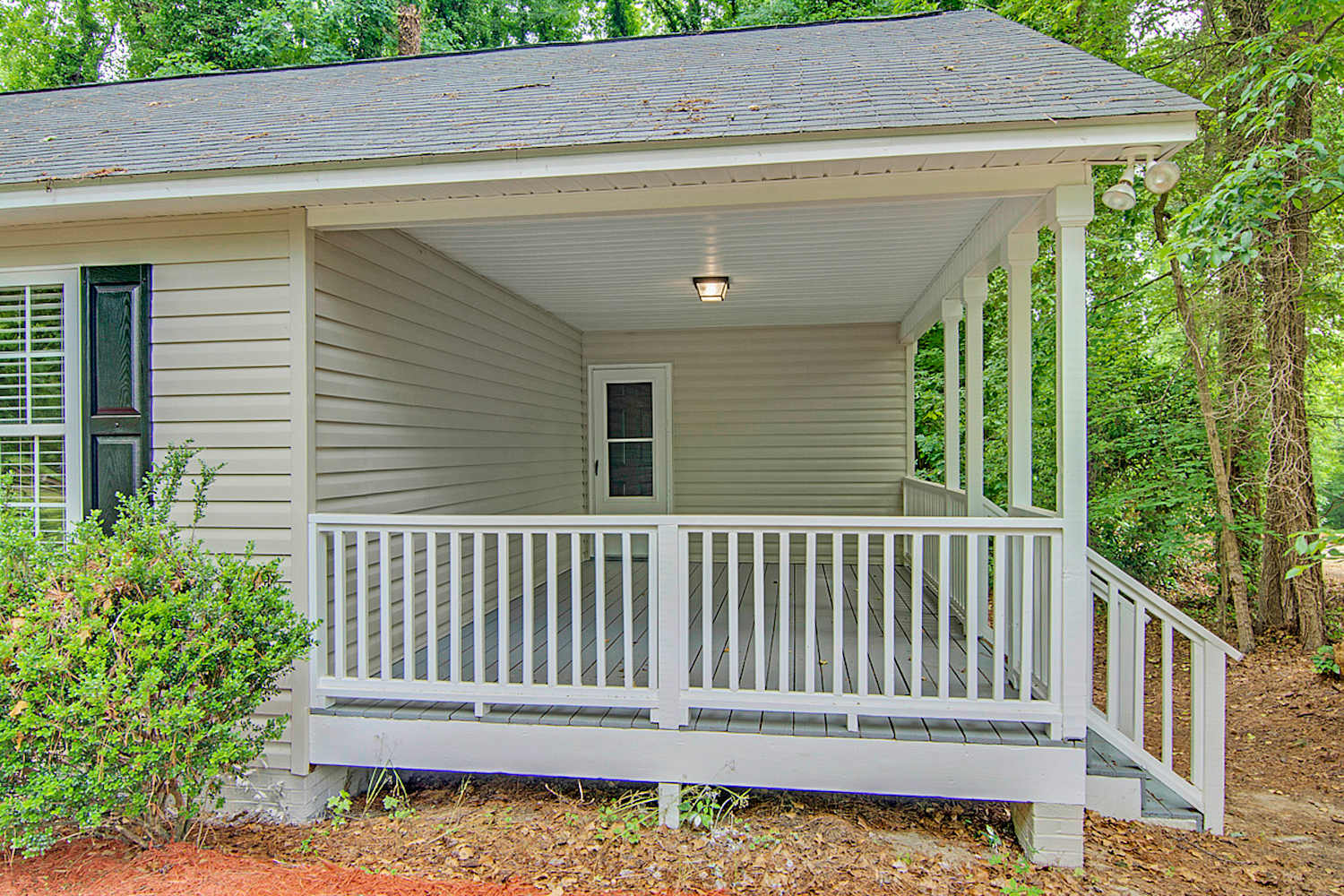 428 Cloverdale Dr photo 4