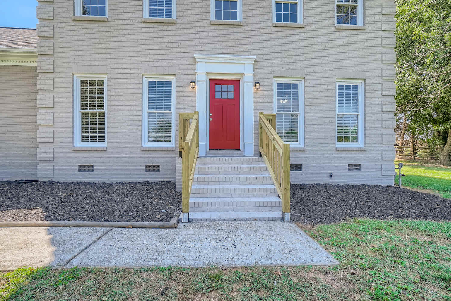 3201 Karen Ln photo 3