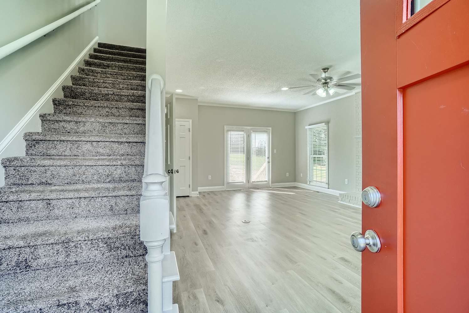 3201 Karen Ln photo 4