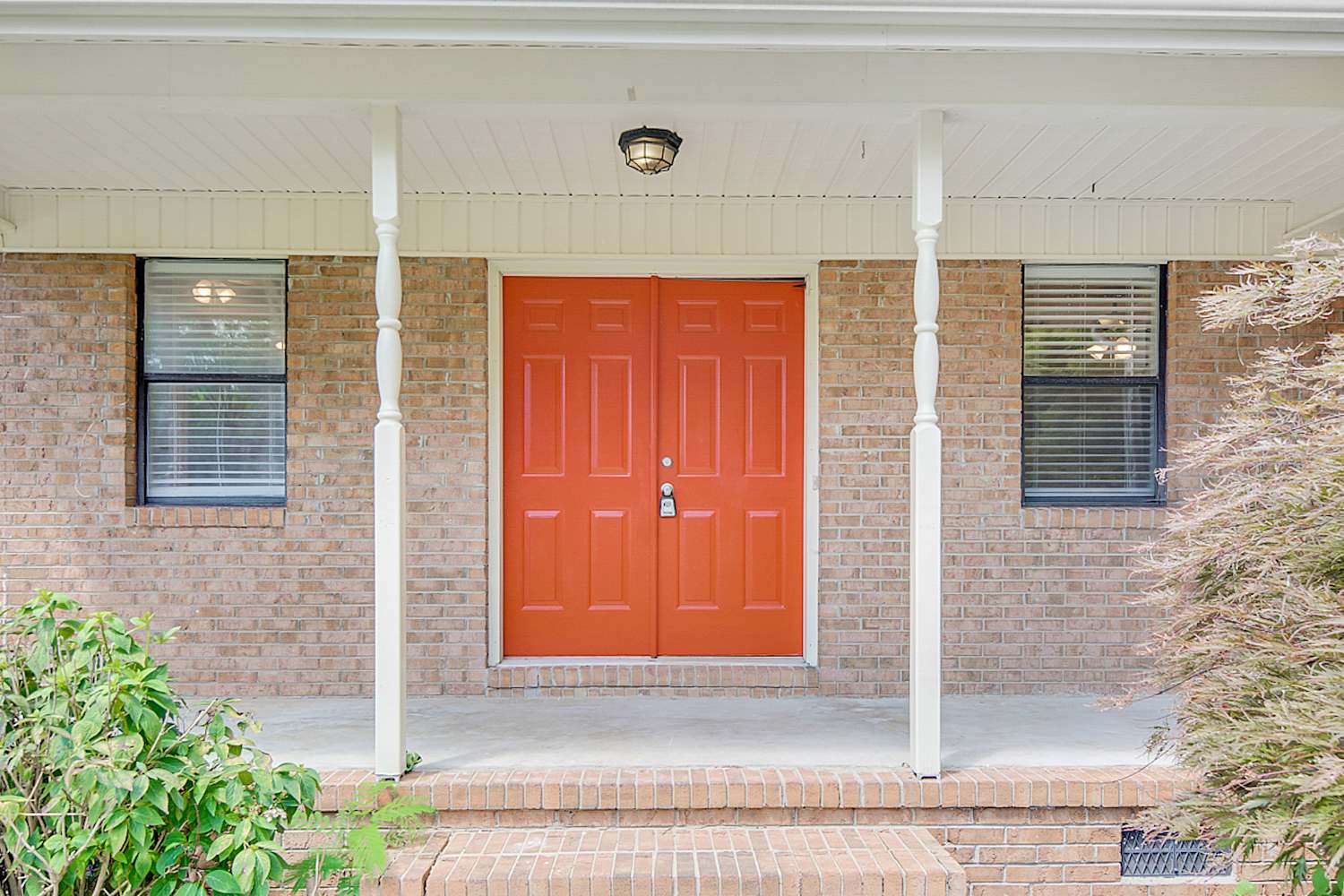 10612 Chelsea Dr photo 3