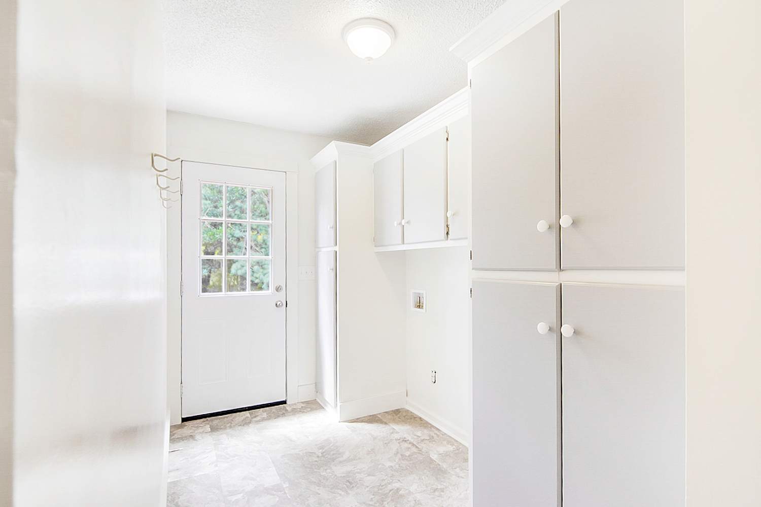 10612 Chelsea Dr photo 5