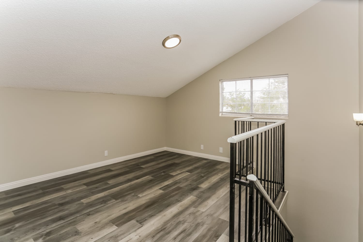 3749 Broadriver Drive photo 5