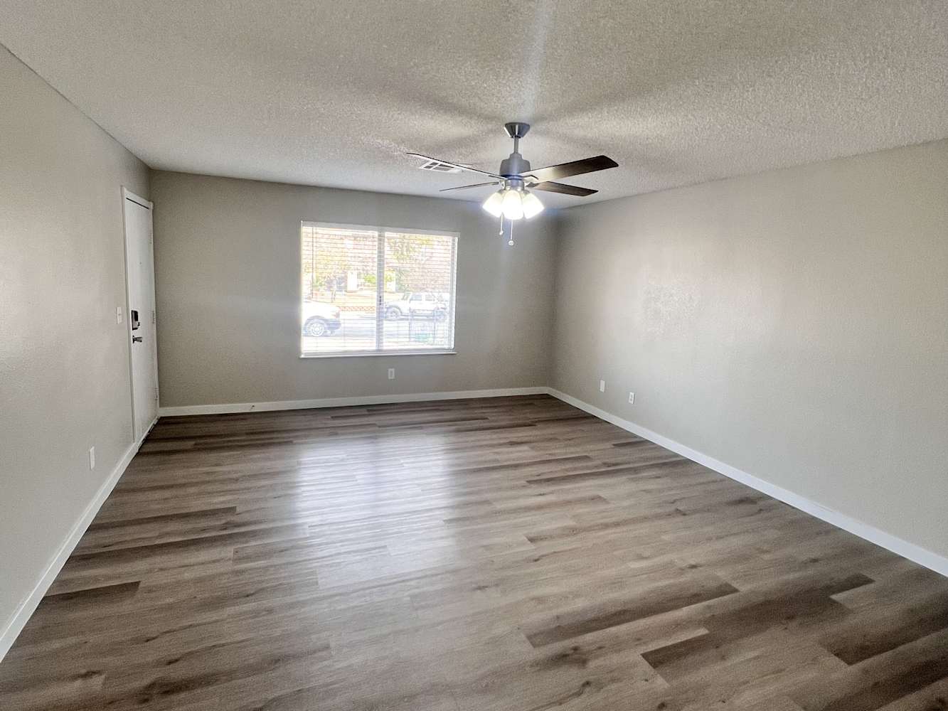 214 Appian Way photo 2