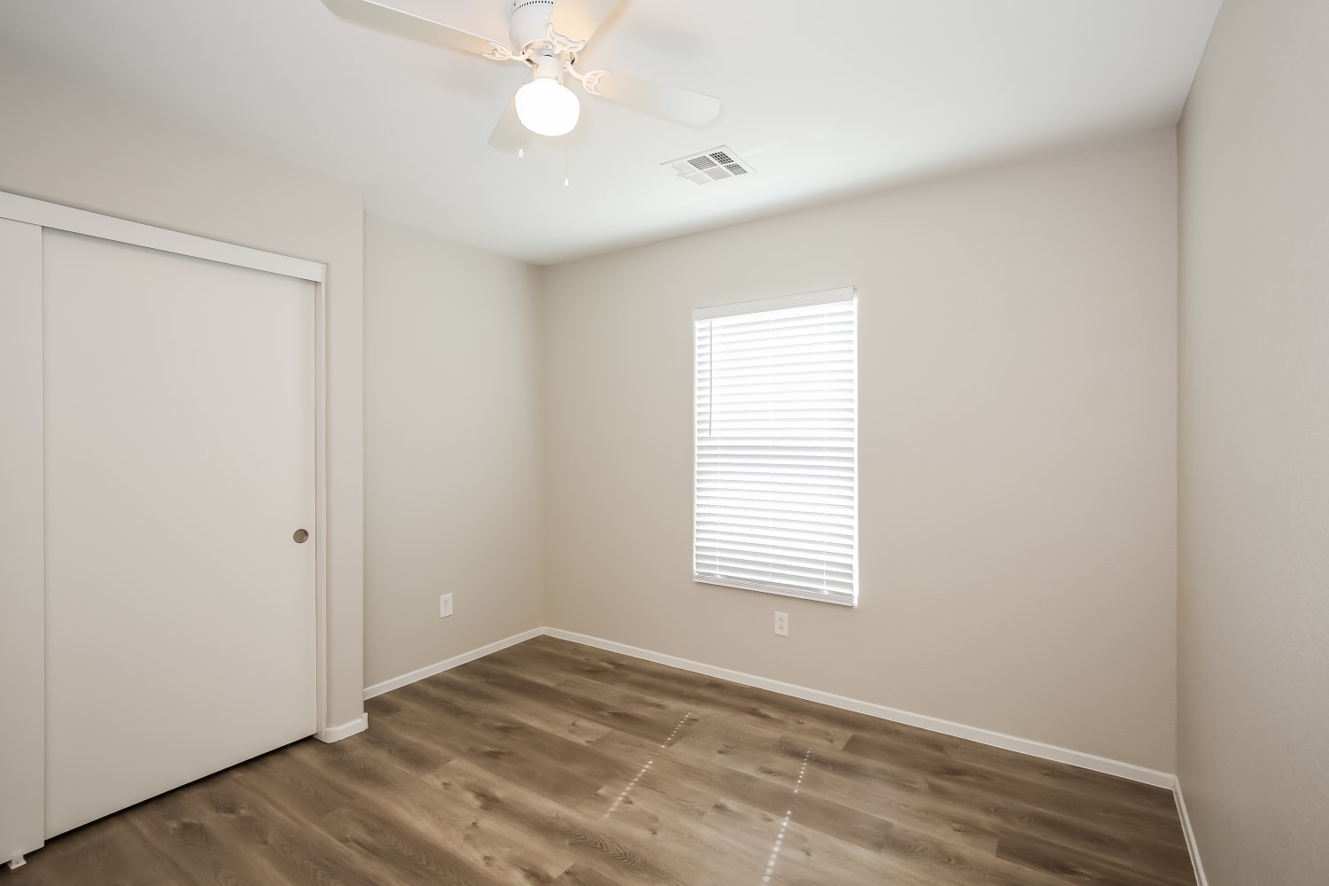 8392 Bismark Sapphire Street photo 5