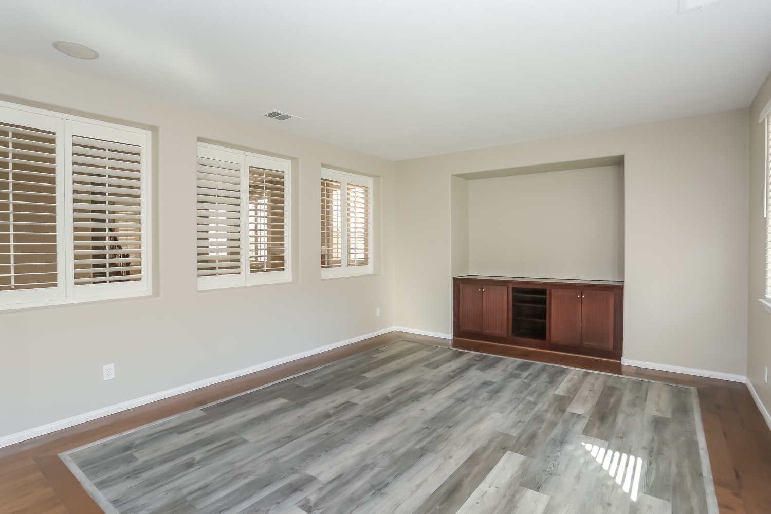 8008 San Mateo Street photo 2