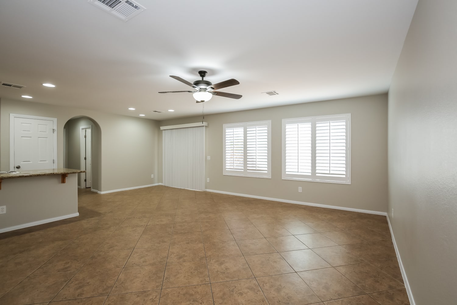 5349 Santa Fe Heights St photo 4