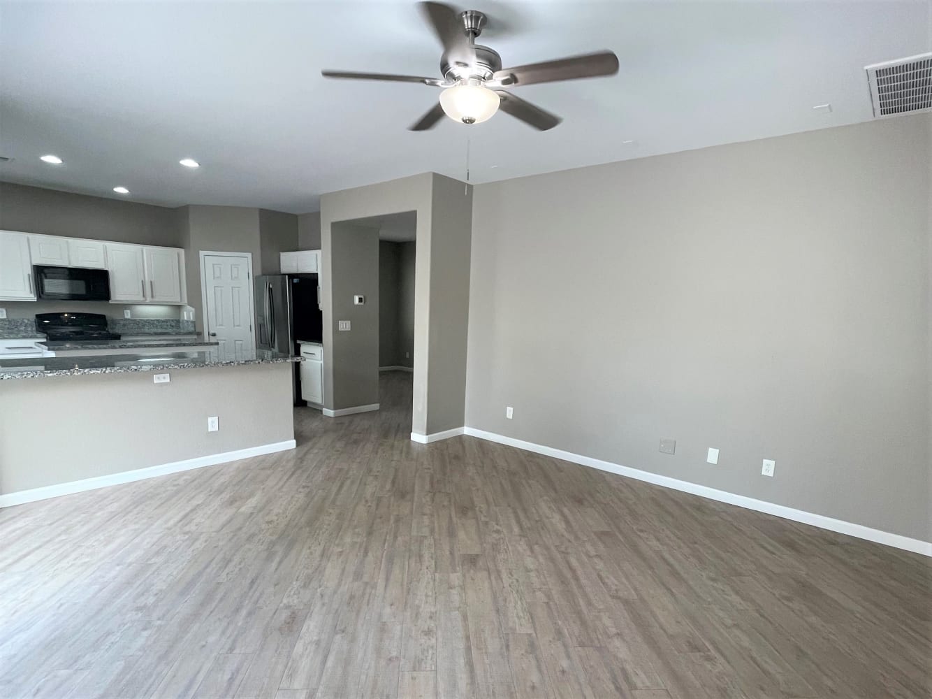 4930 Scholl Canyon Avenue photo 3