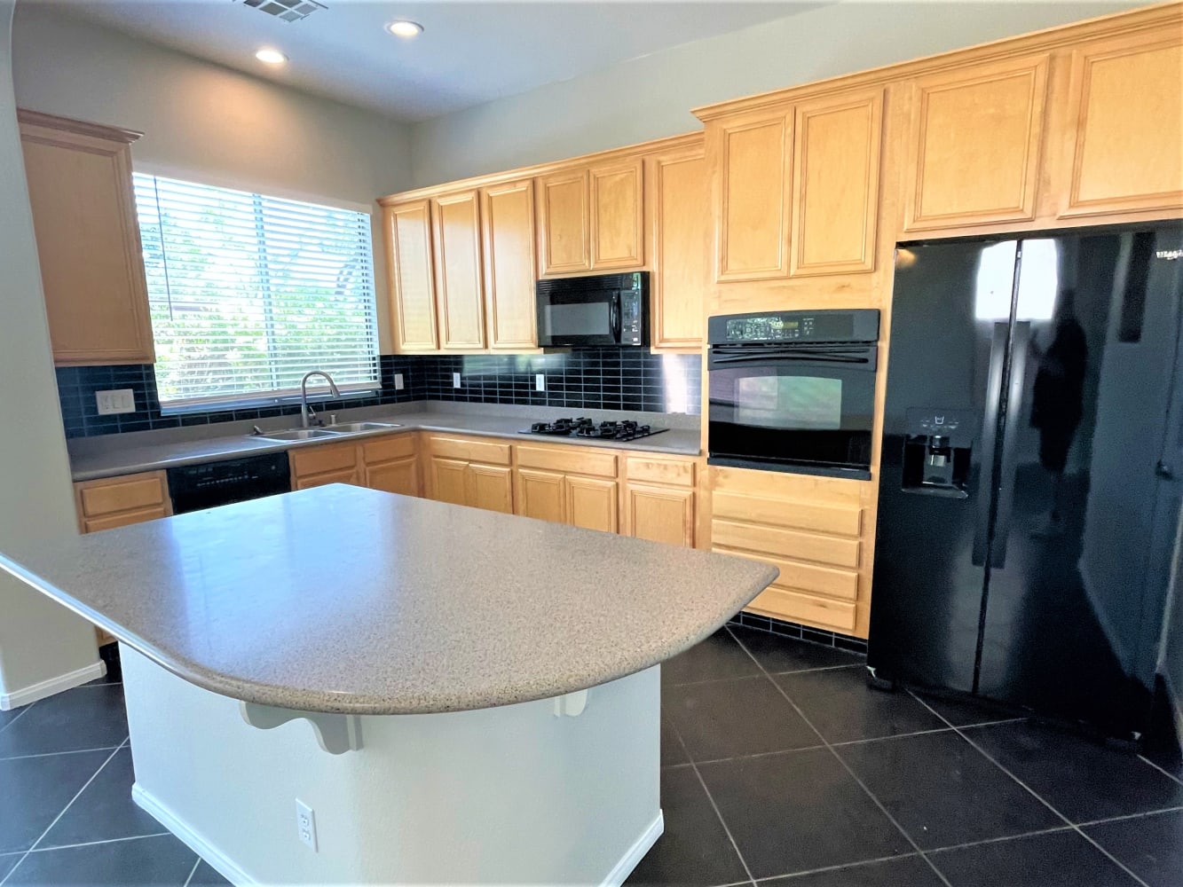 10463 Foggy Glen Avenue photo 3