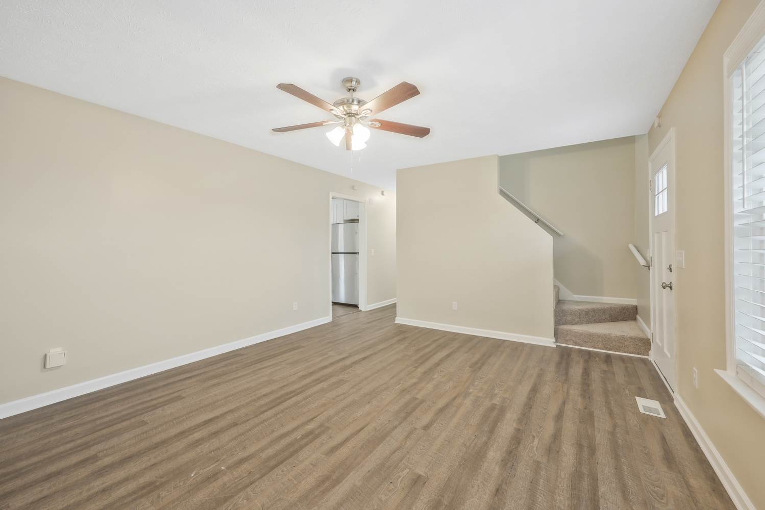 4728 Greystone St photo 5