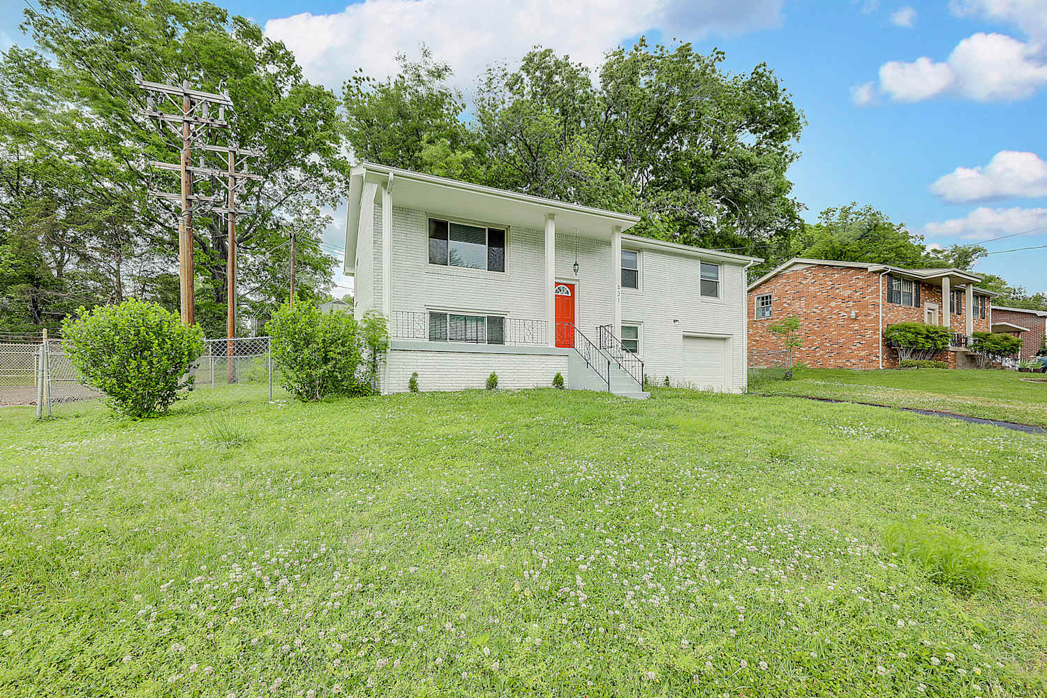 631 Truxton Ct photo 2