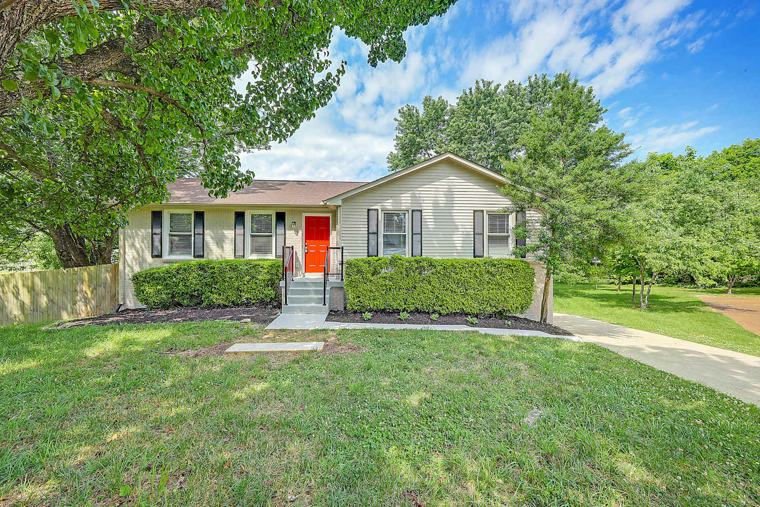 108 Redondo Ct S photo 2