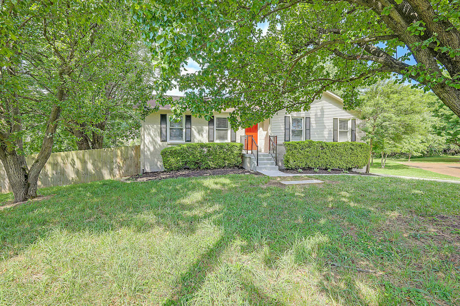 108 Redondo Ct S photo 3