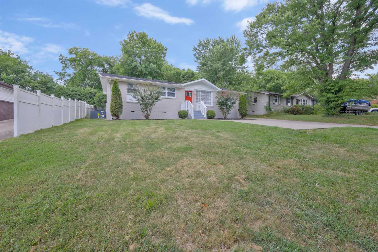 111 Curtiswood Dr photo 3