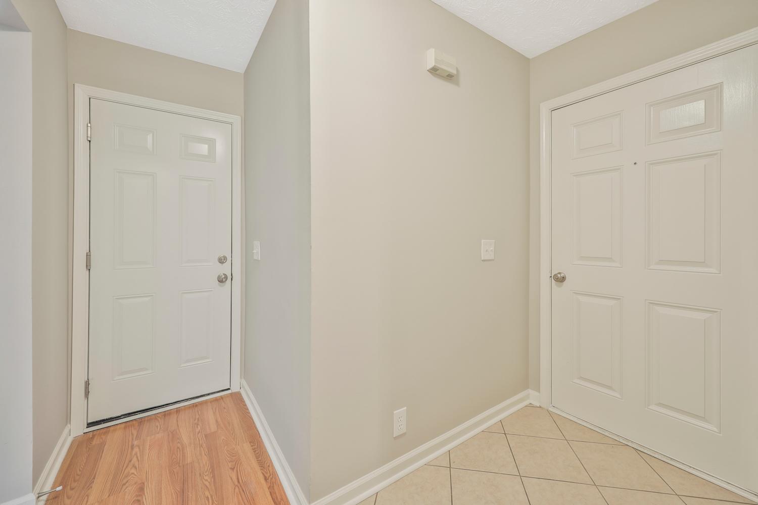 1304 Lyndsey Ridge Dr photo 4