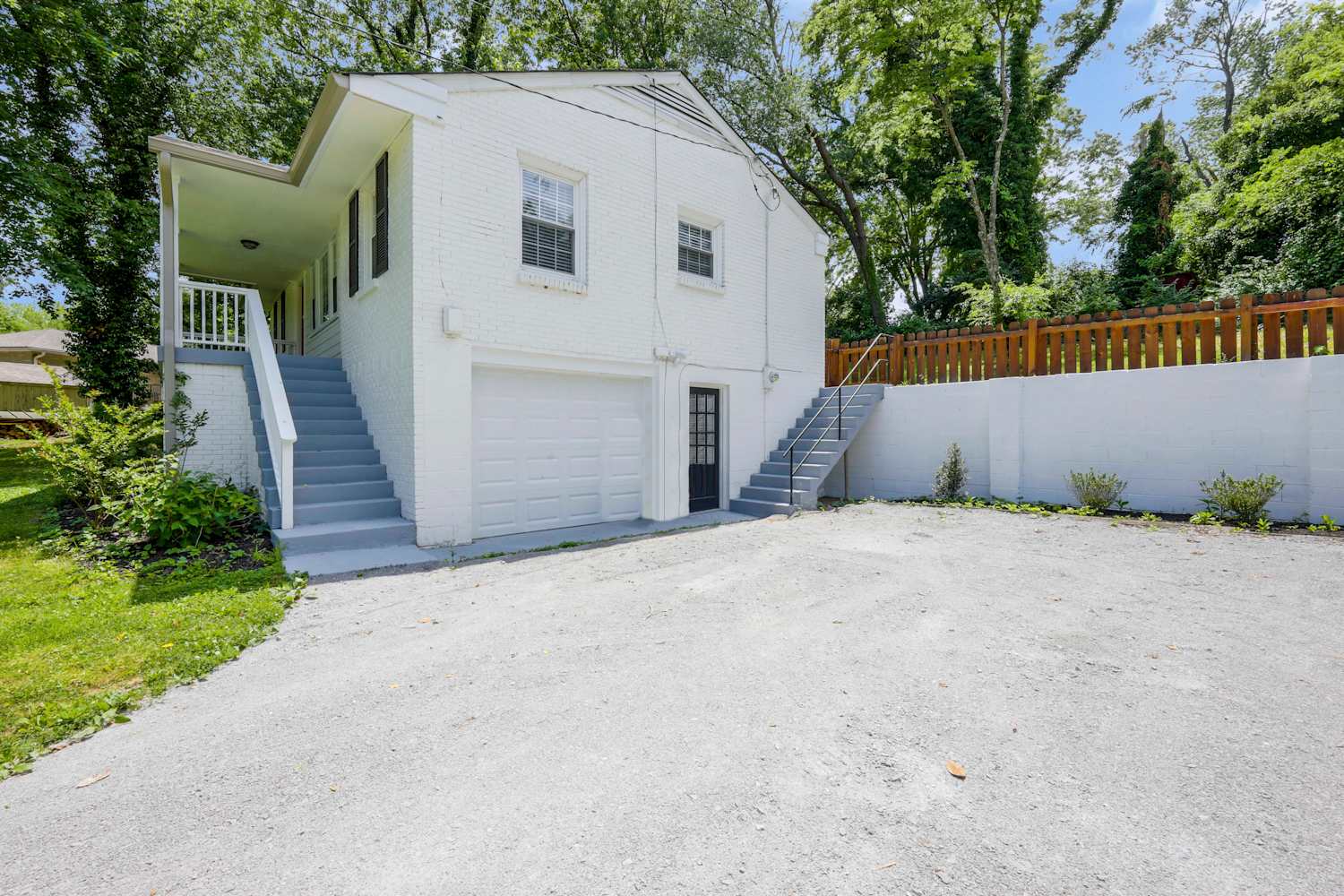 605 Durrett Dr photo 2