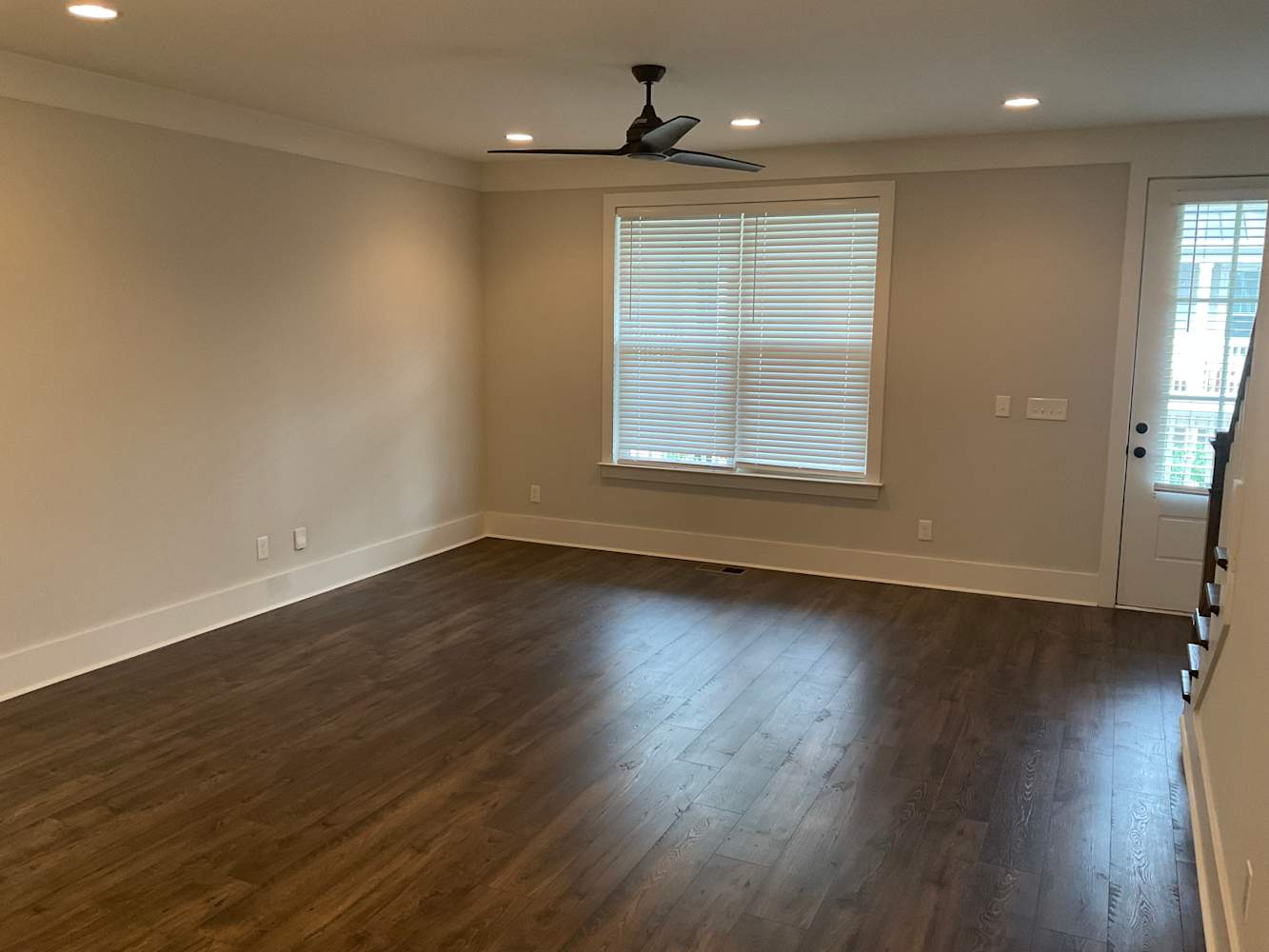 242 Founders Ln photo 3