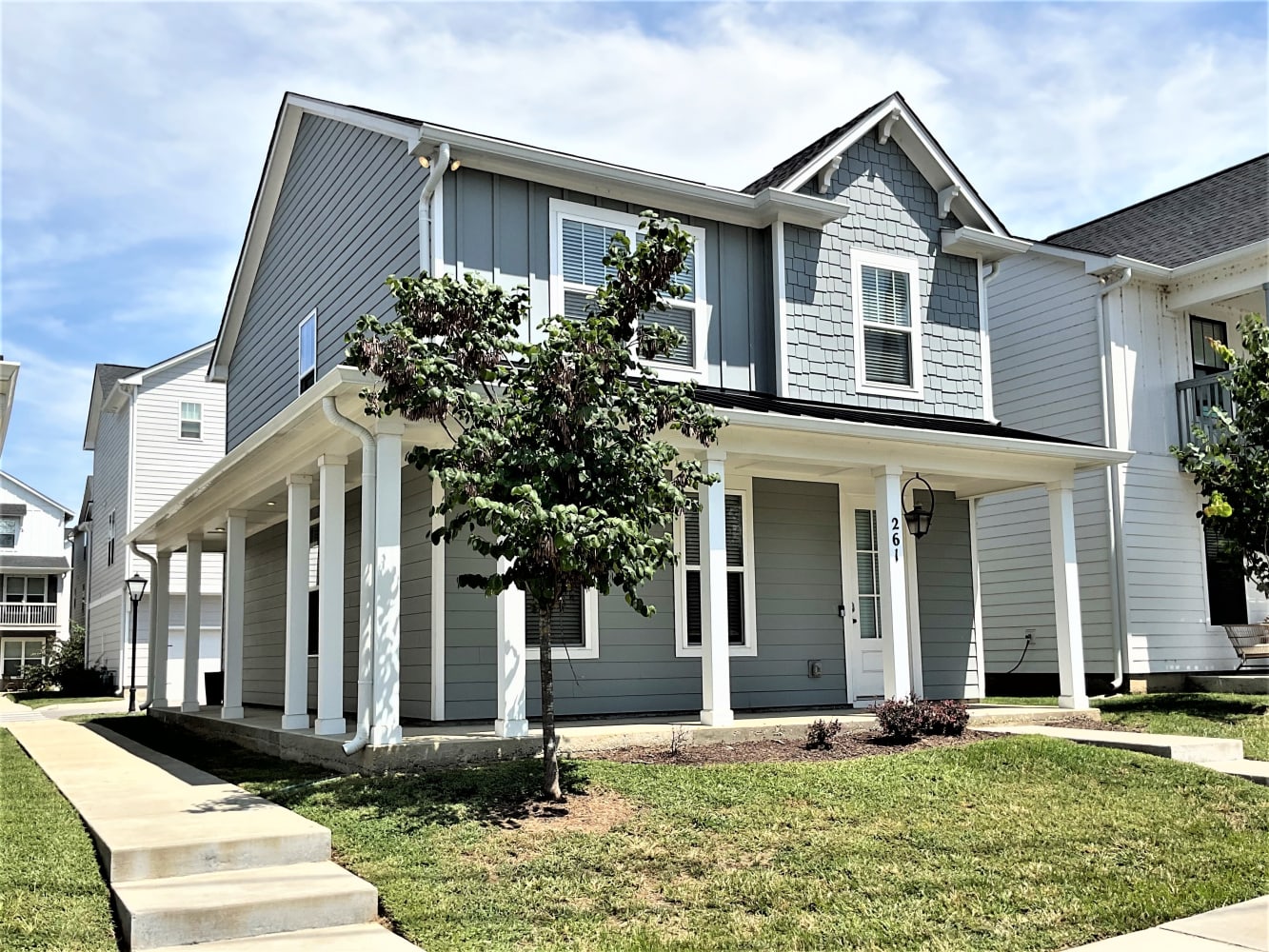 261 Founders Ln photo 2
