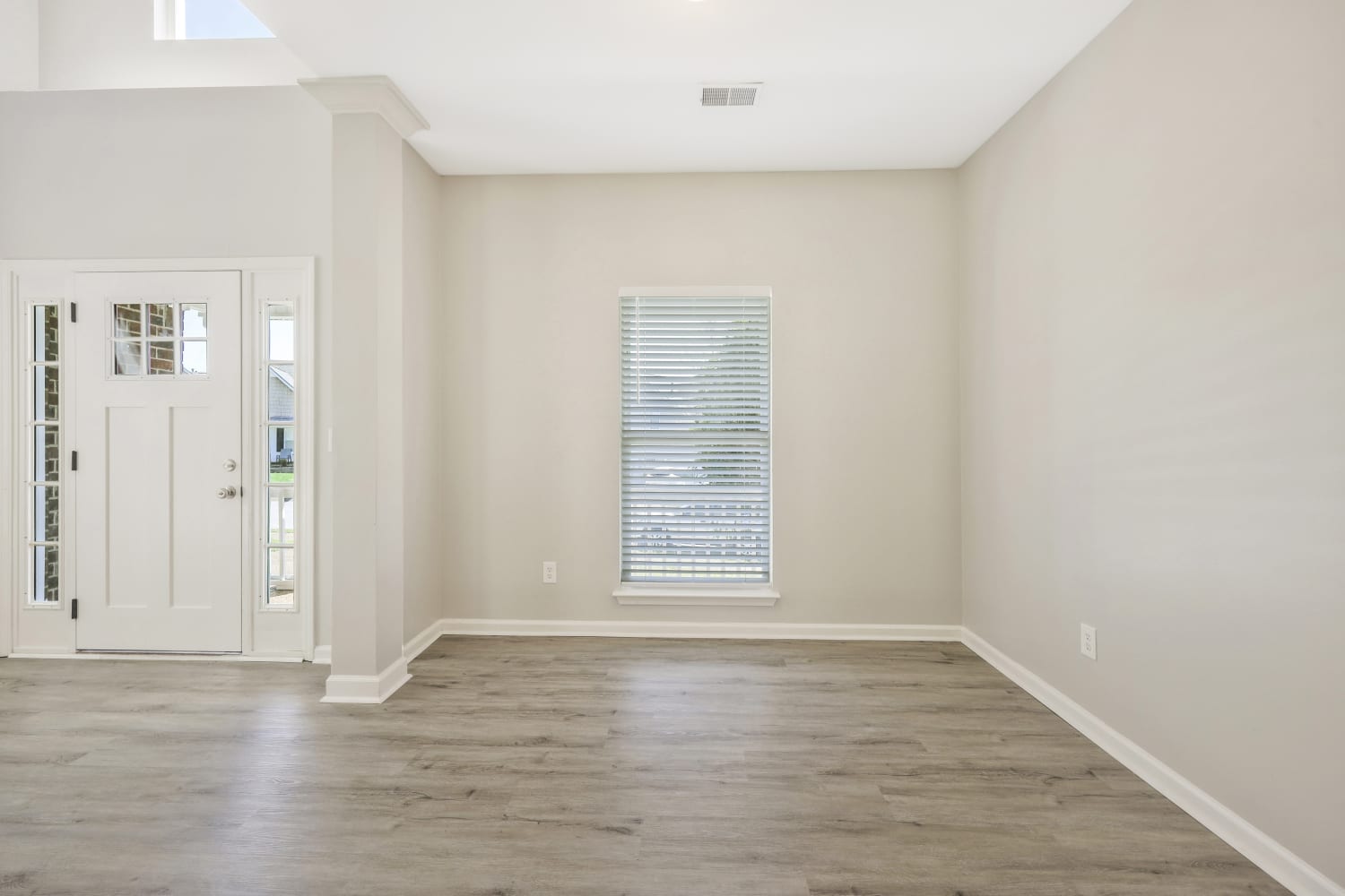 1721 Freiburg Dr photo 2