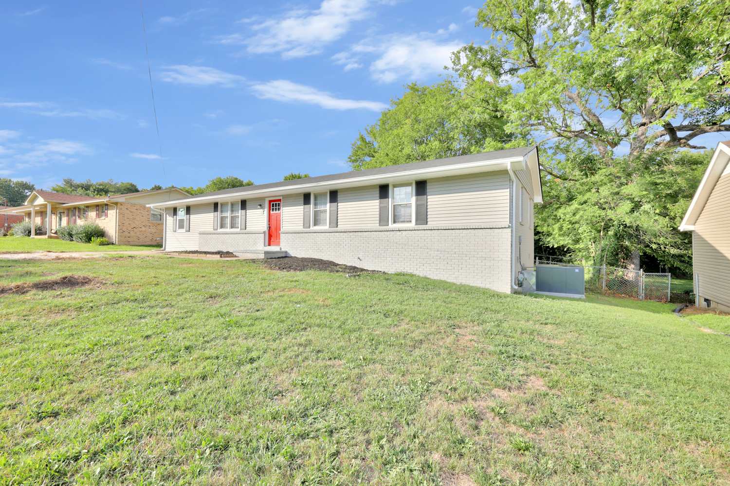 227 Evergreen Cir photo 3
