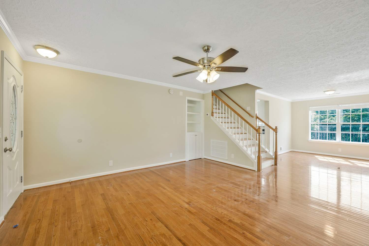 2937 Riverbend Dr photo 4