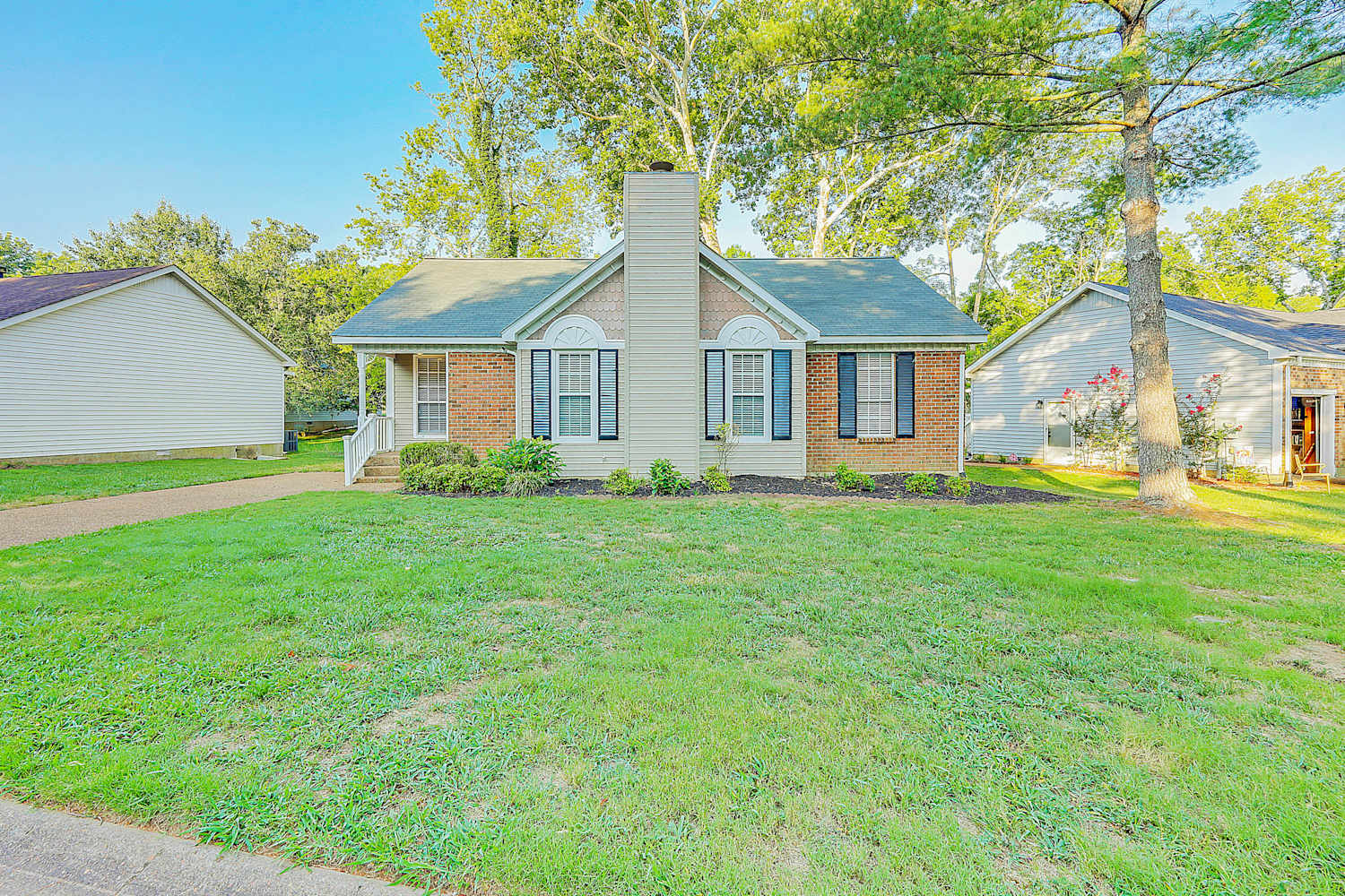 103 Heathcote Ct photo 2