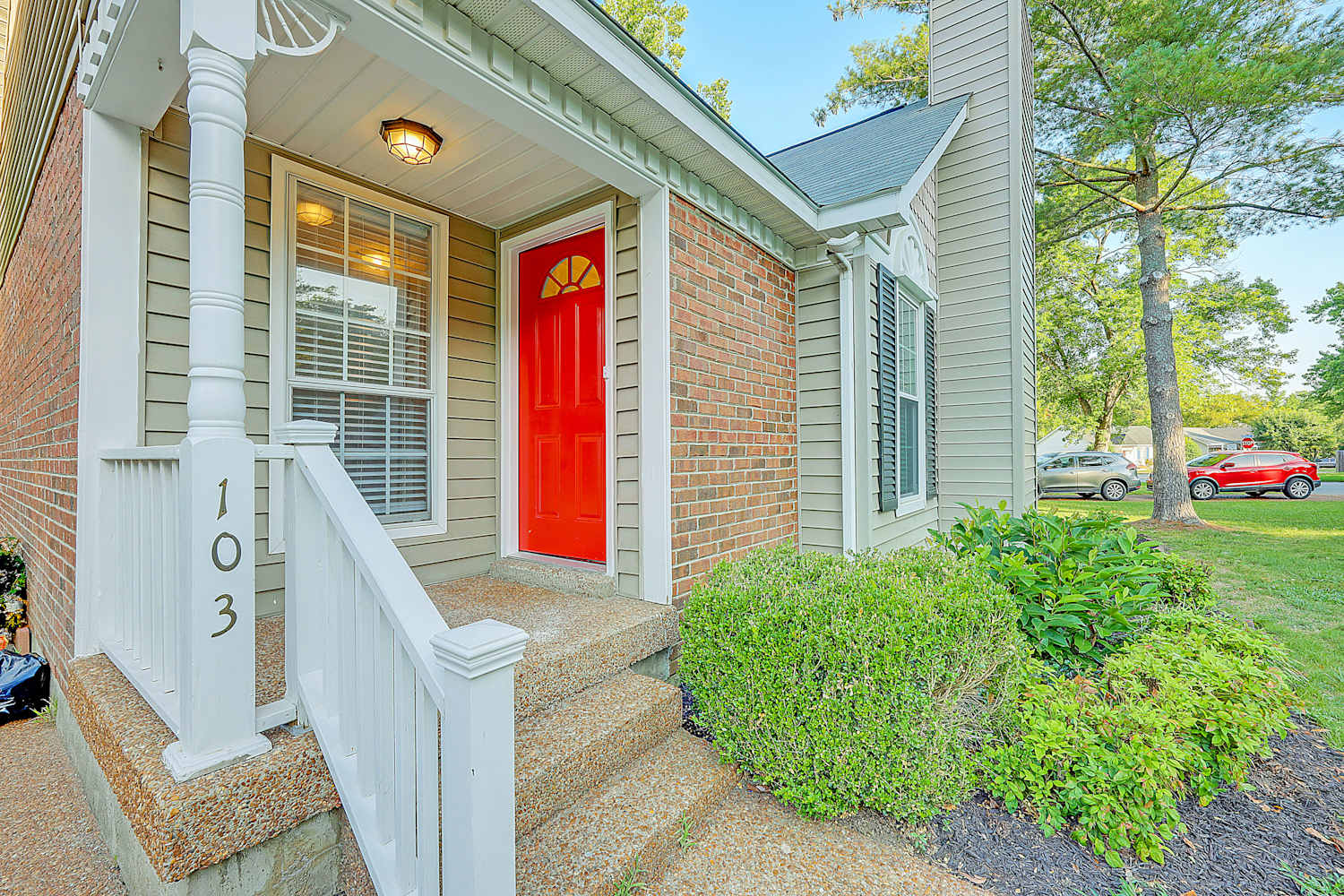 103 Heathcote Ct photo 4
