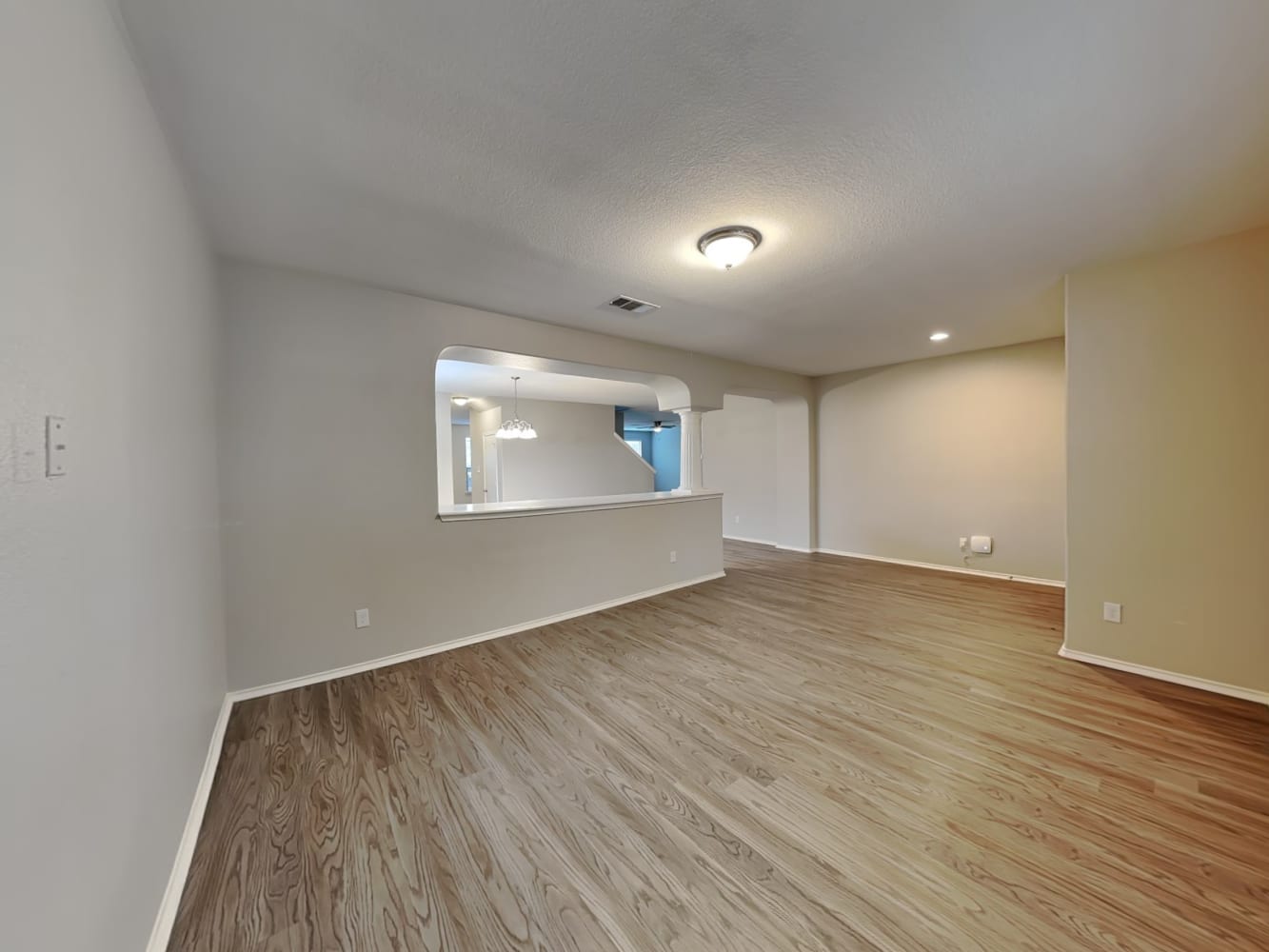 4808 Woodstock Drive photo 4