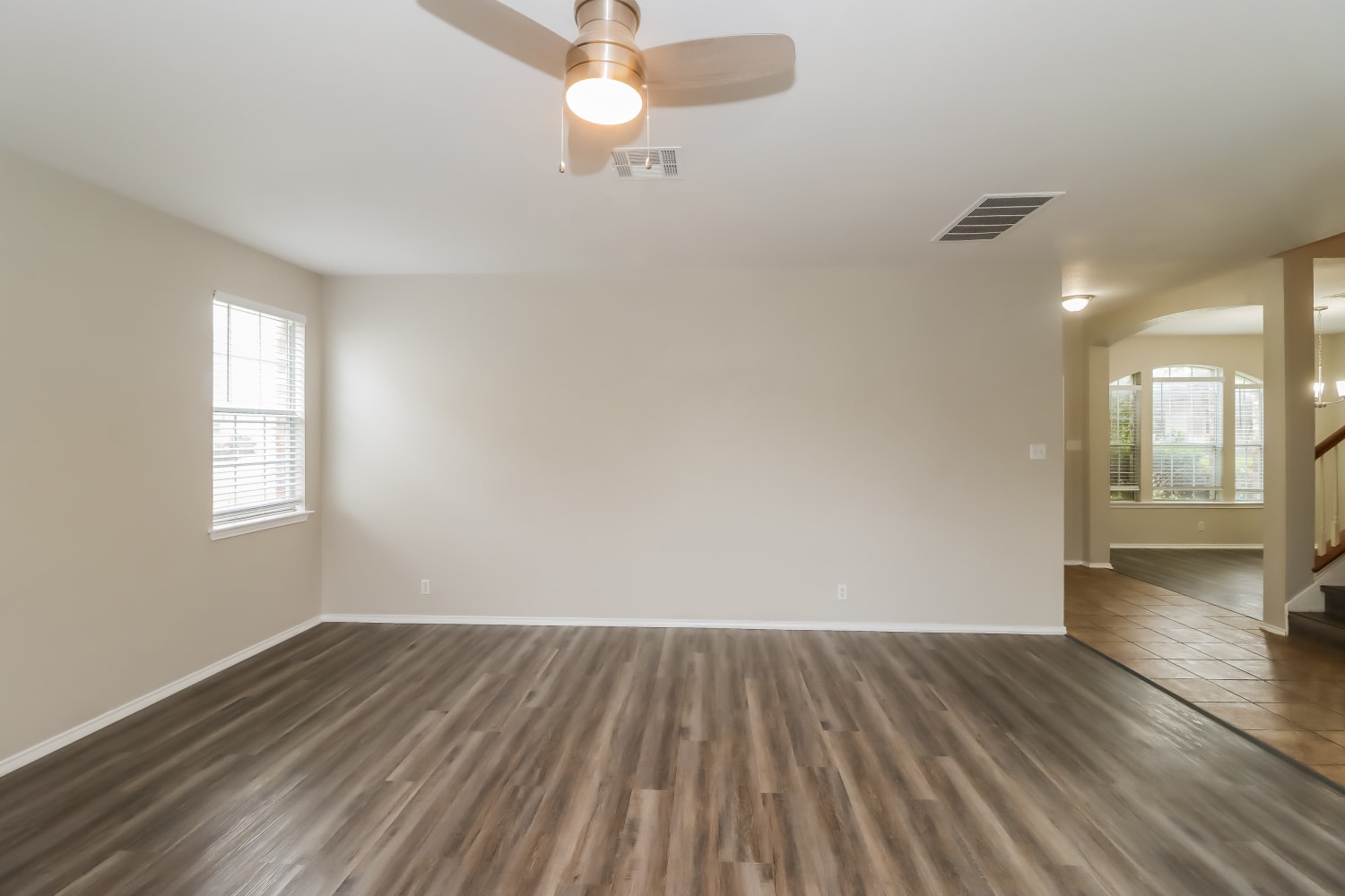 1635 Abbey Lane photo 3