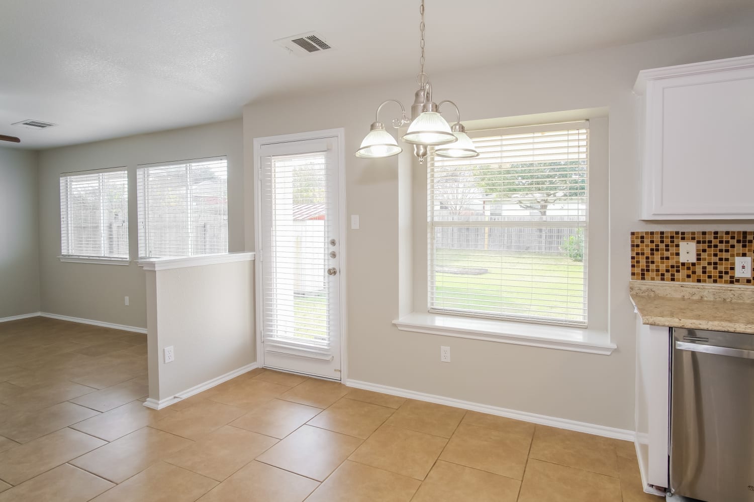 14820 Lipton Lane photo 3