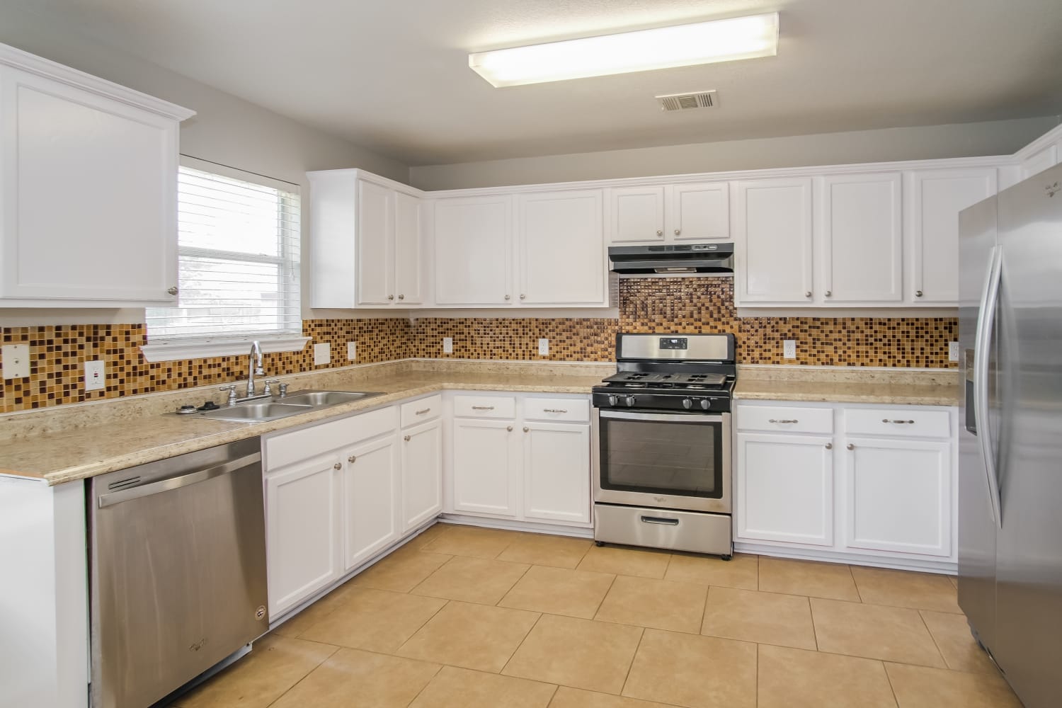 14820 Lipton Lane photo 4