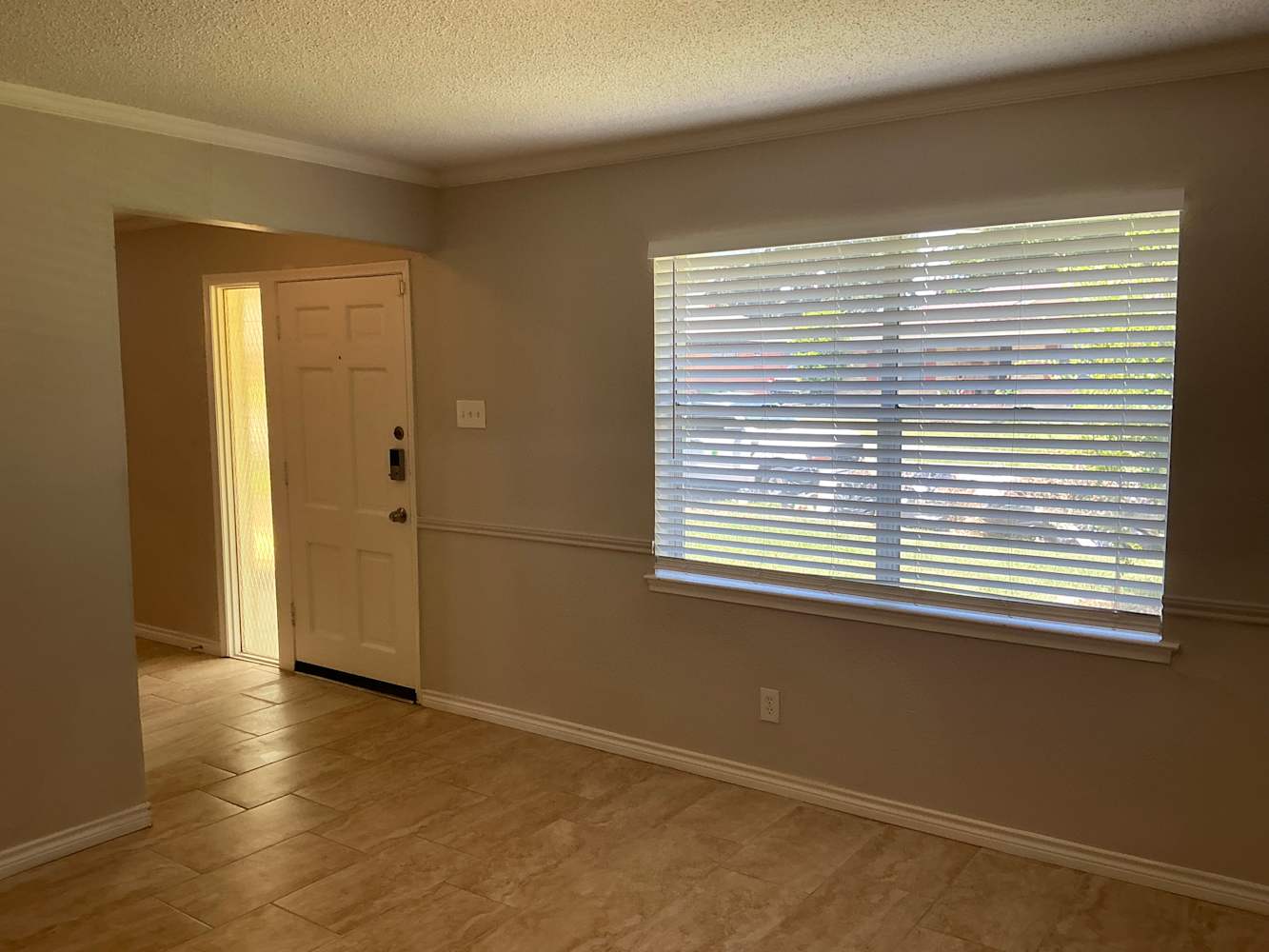 1310 Lexington photo 4