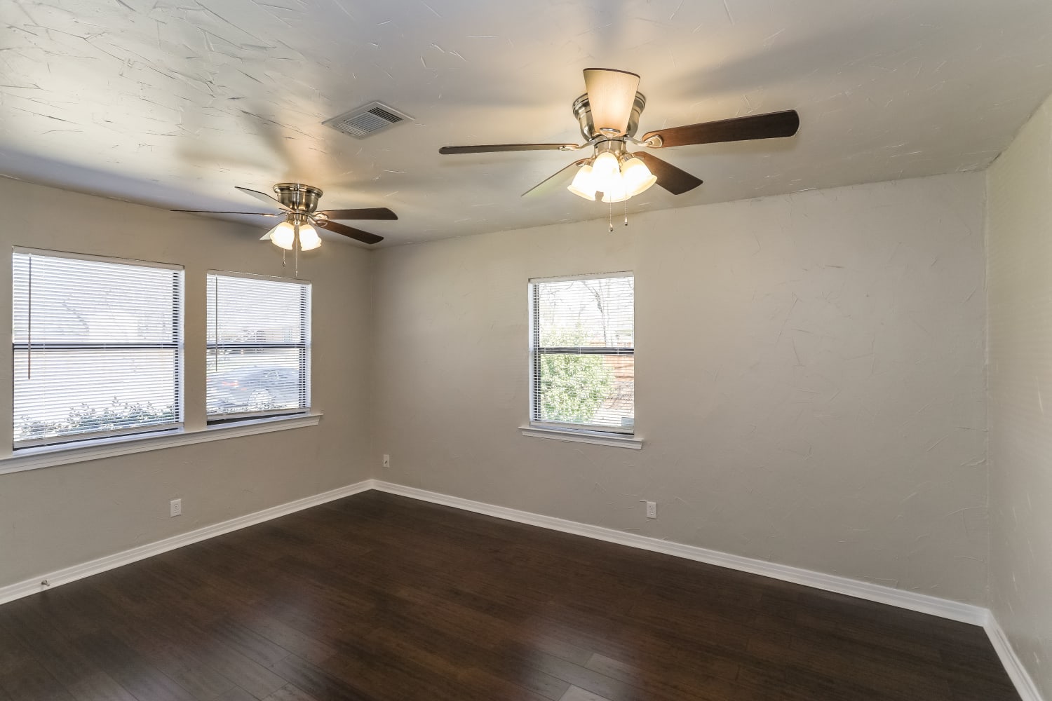 4405 Wellesley photo 4