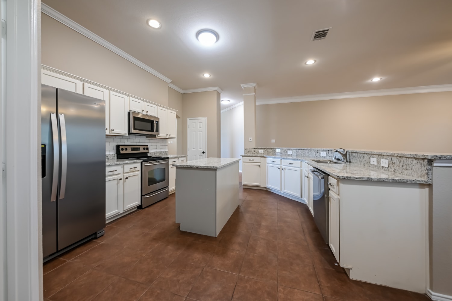 112 Hackberry photo 5