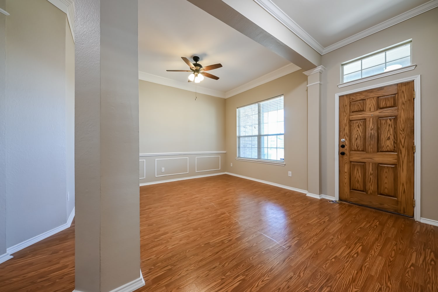 112 Hackberry photo 2